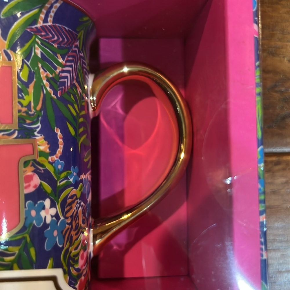 NWT Lilly Pulitzer Initial Ceramic Mug “G” - Picture 3 of 5